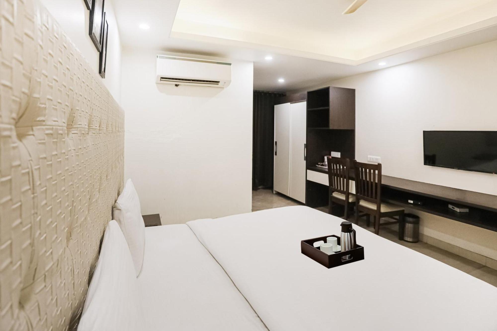 Townhouse The Amv Hotel Gurgaon Exterior photo