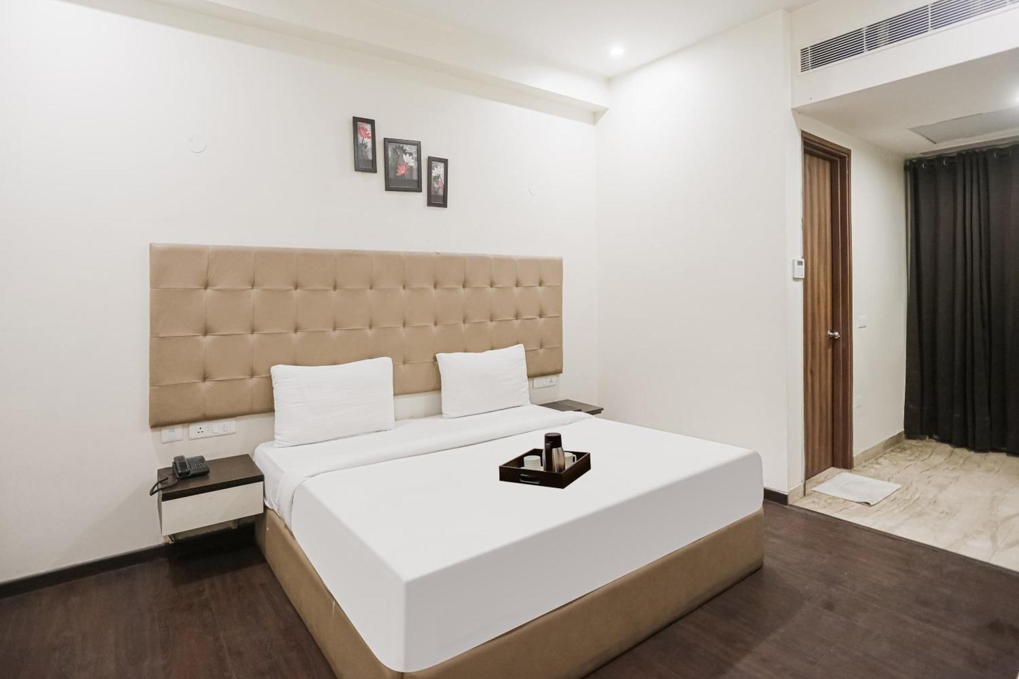 Townhouse The Amv Hotel Gurgaon Exterior photo
