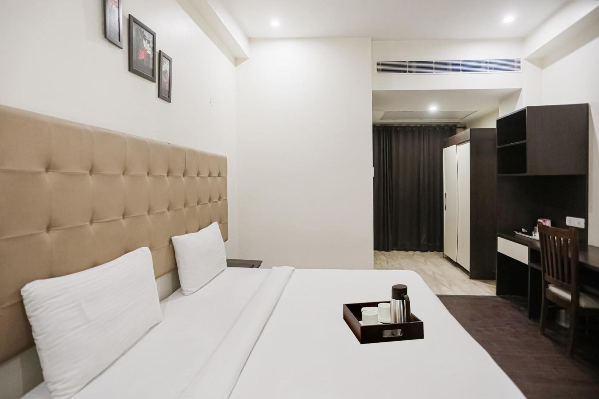 Townhouse The Amv Hotel Gurgaon Exterior photo