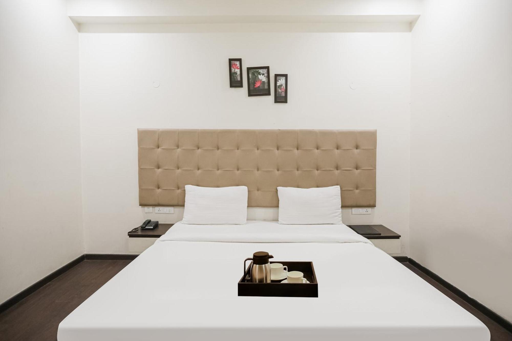 Townhouse The Amv Hotel Gurgaon Exterior photo
