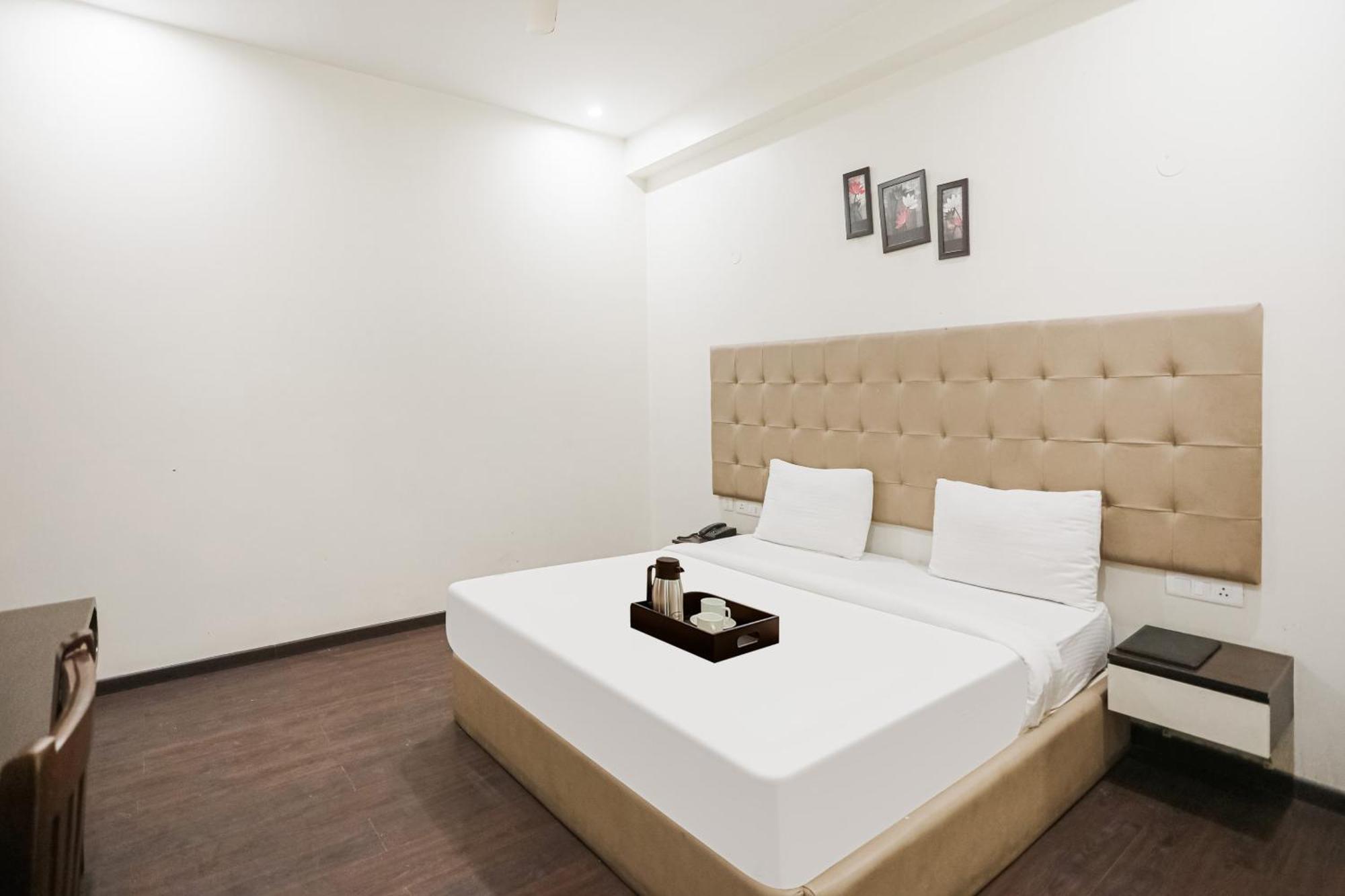 Townhouse The Amv Hotel Gurgaon Exterior photo