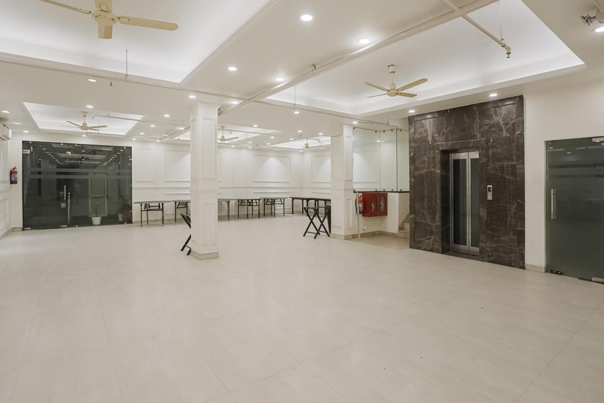 Townhouse The Amv Hotel Gurgaon Exterior photo
