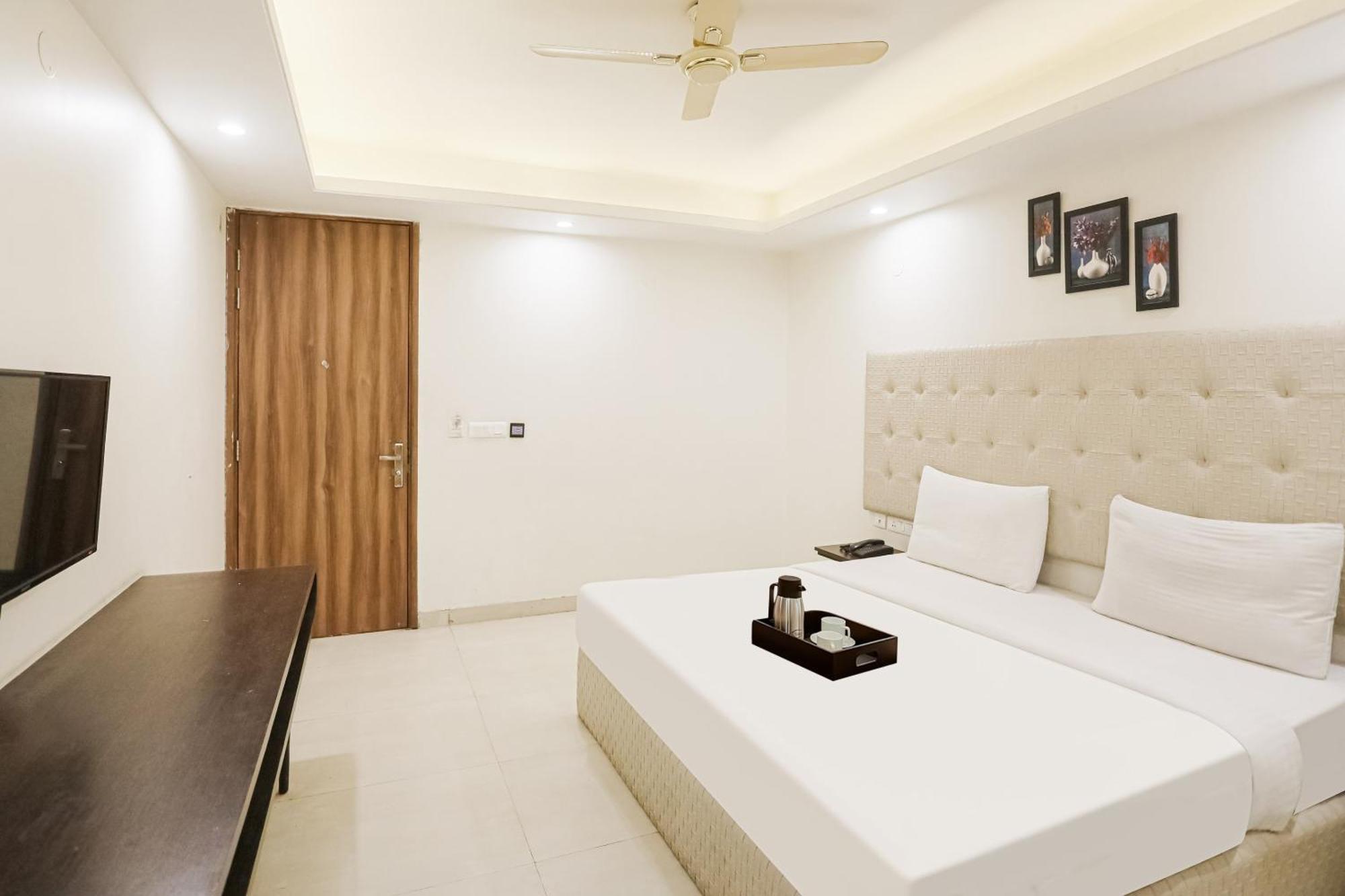 Townhouse The Amv Hotel Gurgaon Exterior photo