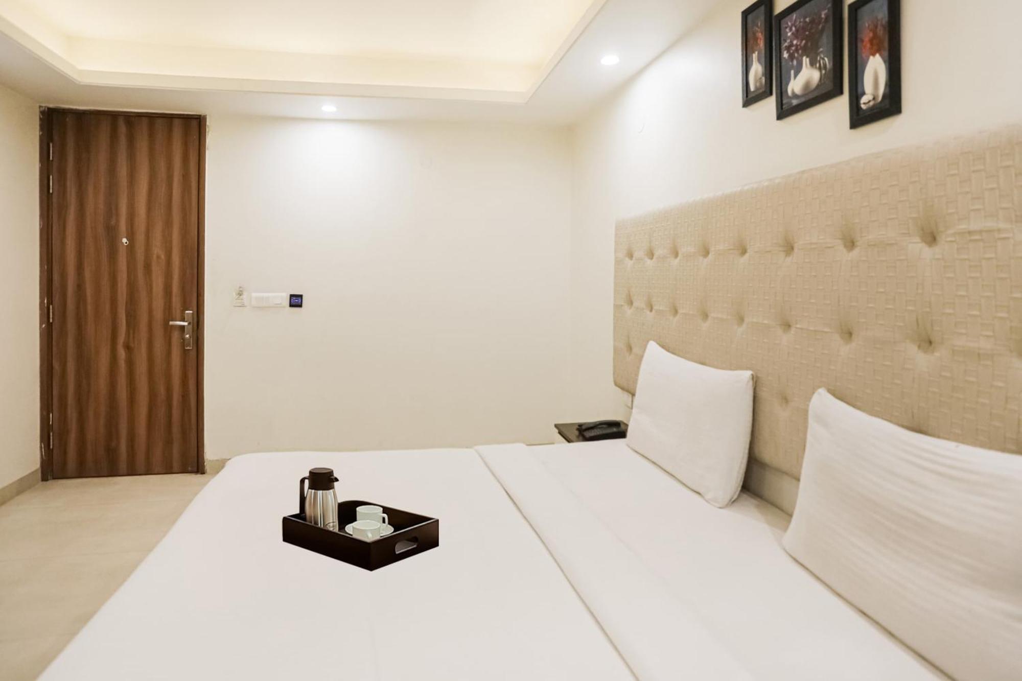 Townhouse The Amv Hotel Gurgaon Exterior photo